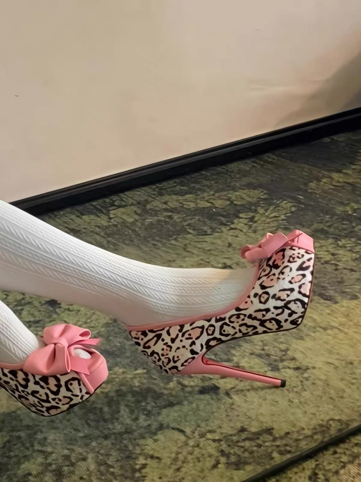 Kitten kiss heels
