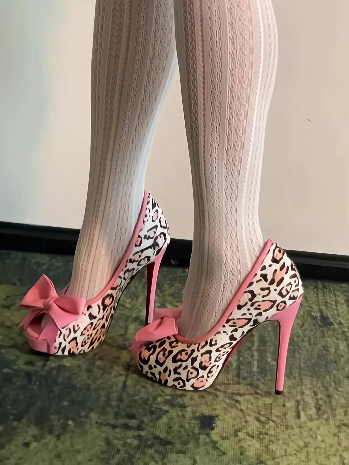 Kitten kiss heels